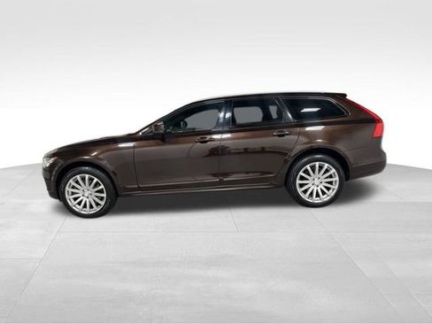Used 2017 Volvo V90 T6 Cross Country image 10