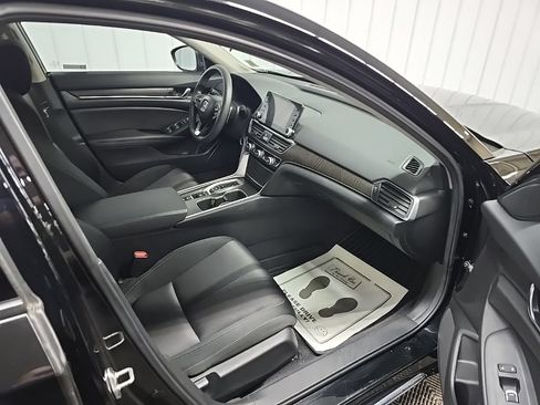 Used 2020 Honda Accord EX image 16
