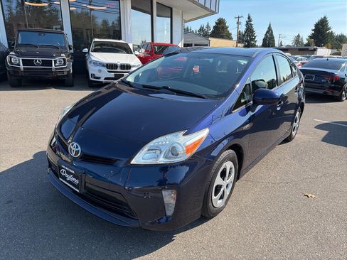 Used 2014 Toyota Prius Two image 1