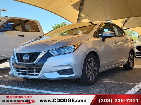 Used 2021 Nissan Versa SV FWD image 3