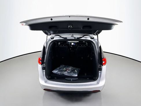 New 2026 Chrysler Pacifica Limited image 24
