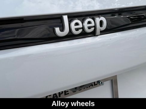 New 2026 Jeep Grand Cherokee Limited w/ Luxury Tech Group II image 34