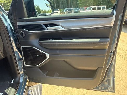 New 2026 Jeep Grand Wagoneer Limited AWD/4WD image 32