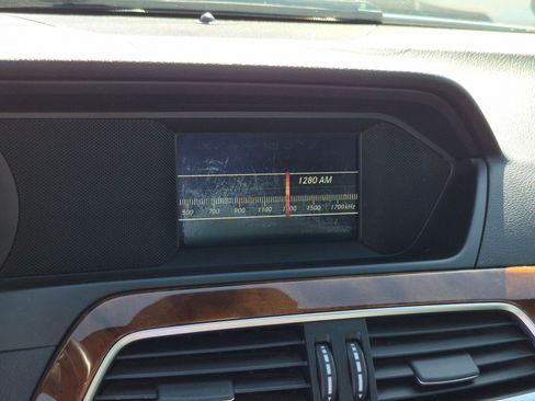 Used 2013 Mercedes-Benz C 250 Sedan image 22