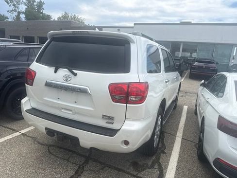 Used 2017 Toyota Sequoia Platinum AWD/4WD image 5