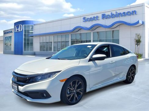 Used 2019 Honda Civic Sport image 2