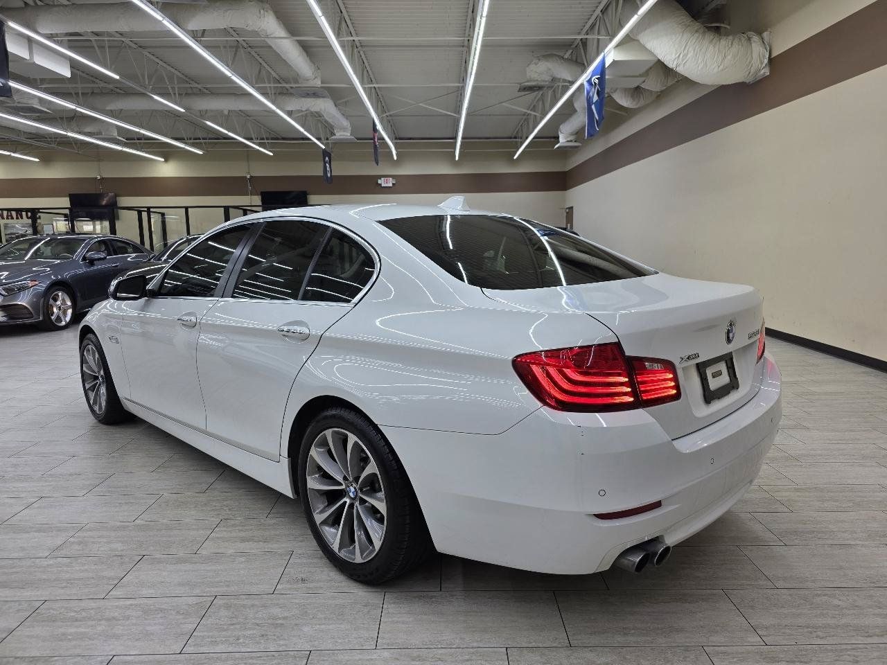 Used 2016 BMW 528i xDrive Sedan AWD/4WD image 8