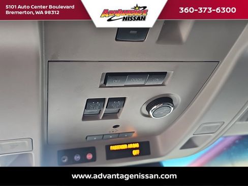 Used 2017 Cadillac Escalade ESV Premium Luxury AWD/4WD image 15