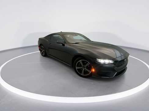 Used 2024 Ford Mustang Coupe RWD image 8