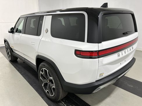 Used 2023 Rivian R1S Adventure AWD/4WD image 3