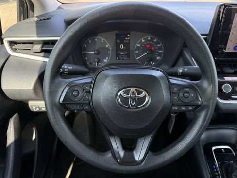 Used 2025 Toyota Corolla LE FWD image 13
