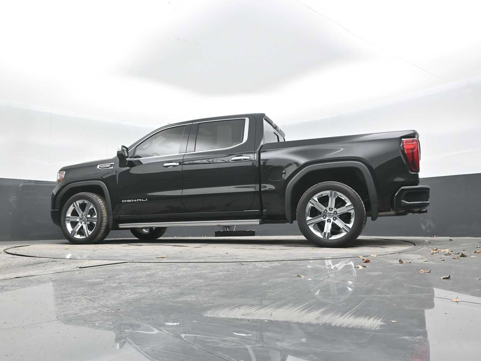 Used 2019 GMC Sierra 1500 Denali w/ Denali Ultimate Package AWD/4WD image 41
