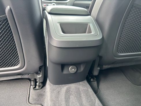 Used 2022 Volvo XC60 B5 Momentum image 27