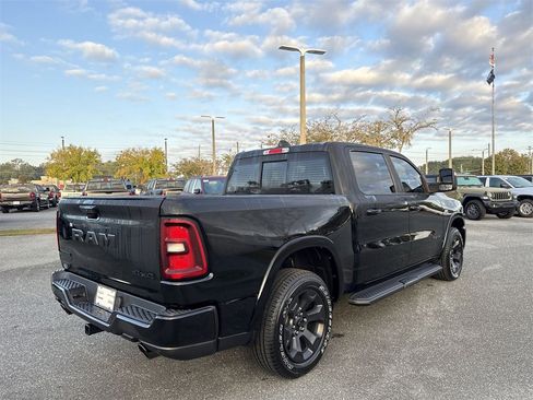 New 2026 RAM 1500 4x4 Crew Cab image 3