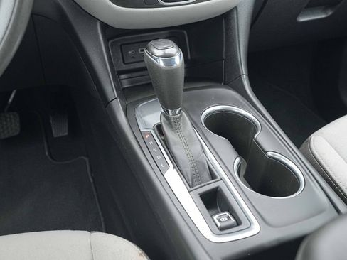 Used 2019 Chevrolet Equinox LS FWD image 27