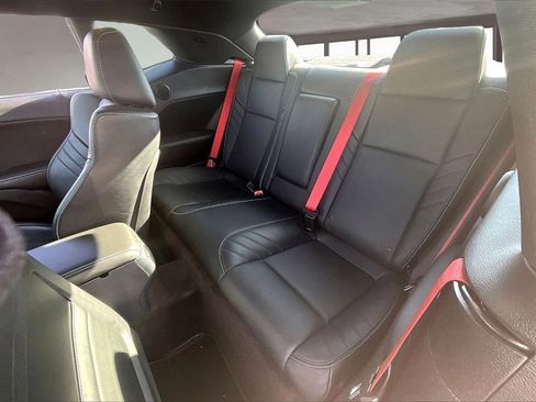 Used 2016 Dodge Challenger SRT image 26