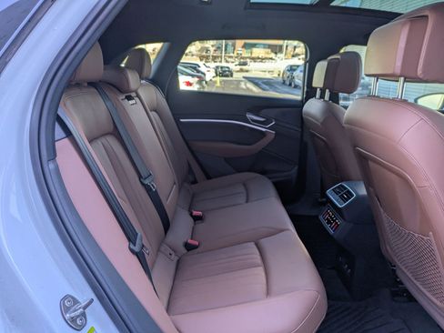 Certified 2023 Audi e-tron Premium Plus w/ Premium Plus Package image 27