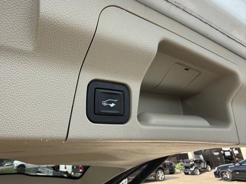 Used 2017 GMC Acadia Denali w/ Technology Package FWD image 24