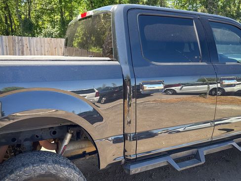 Used 2015 Ford F150 XLT AWD/4WD image 11