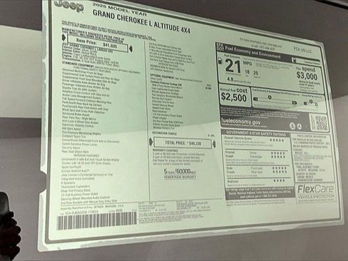 New 2025 Jeep Grand Cherokee L Laredo image 14