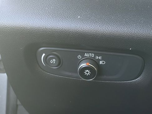 Used 2021 Chevrolet Traverse LS w/ LPO, Cargo Package image 9