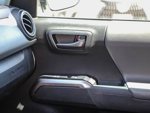 Used 2021 Toyota Tacoma SR5 RWD image 21