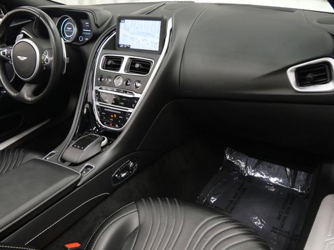 Used 2019 Aston Martin DB11 Volante image 35