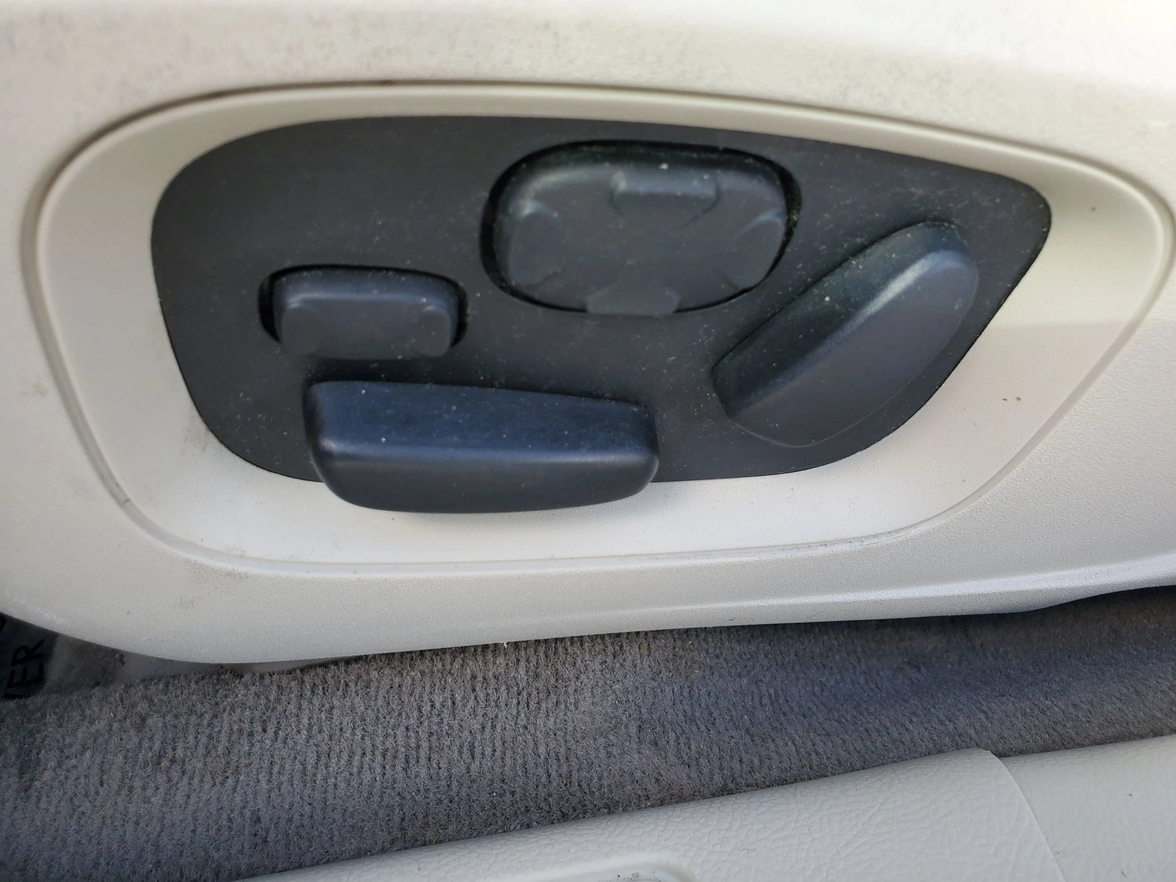 Used 2010 Ford Taurus SEL FWD image 40