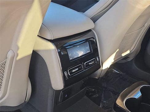Certified 2023 Lincoln Aviator Reserve w/ Equipment Group 201A RWD image 15