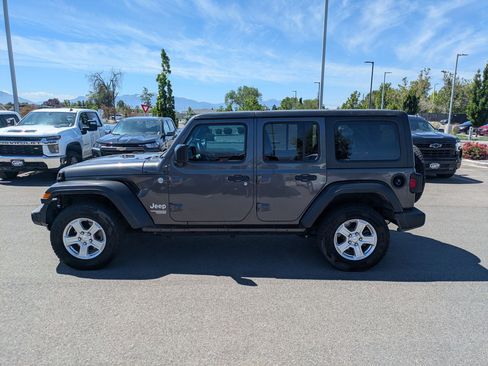 Used 2018 Jeep Wrangler Unlimited Sport S AWD/4WD image 9