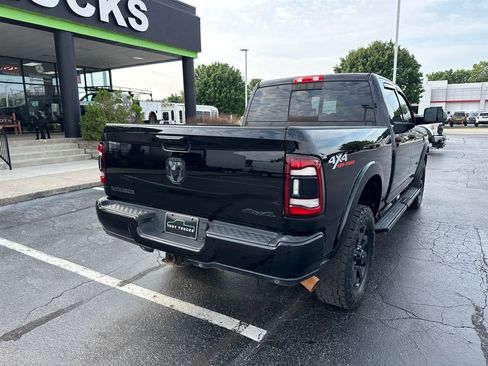Used 2019 RAM 2500 Laramie w/ Black Appearance Package AWD/4WD image 9