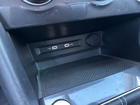 Used 2022 Volkswagen Tiguan S image 19