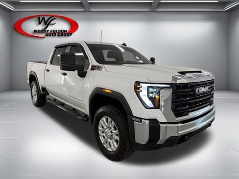 Used 2025 GMC Sierra 2500 Pro AWD/4WD image 3