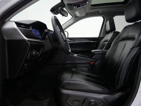 Used 2023 Jeep Grand Cherokee L Limited w/ Black Appearance Package AWD/4WD image 13
