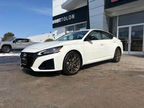 Used 2025 Nissan Altima 2.5 SR image 5