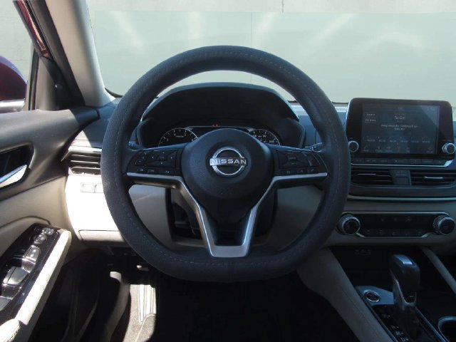 Used 2023 Nissan Altima 2.5 SV FWD image 21