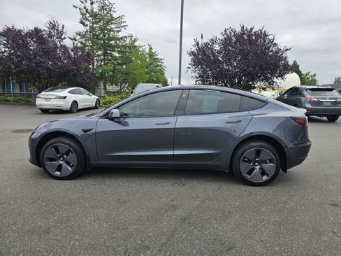 Used 2022 Tesla Model 3 Long Range AWD/4WD image 4