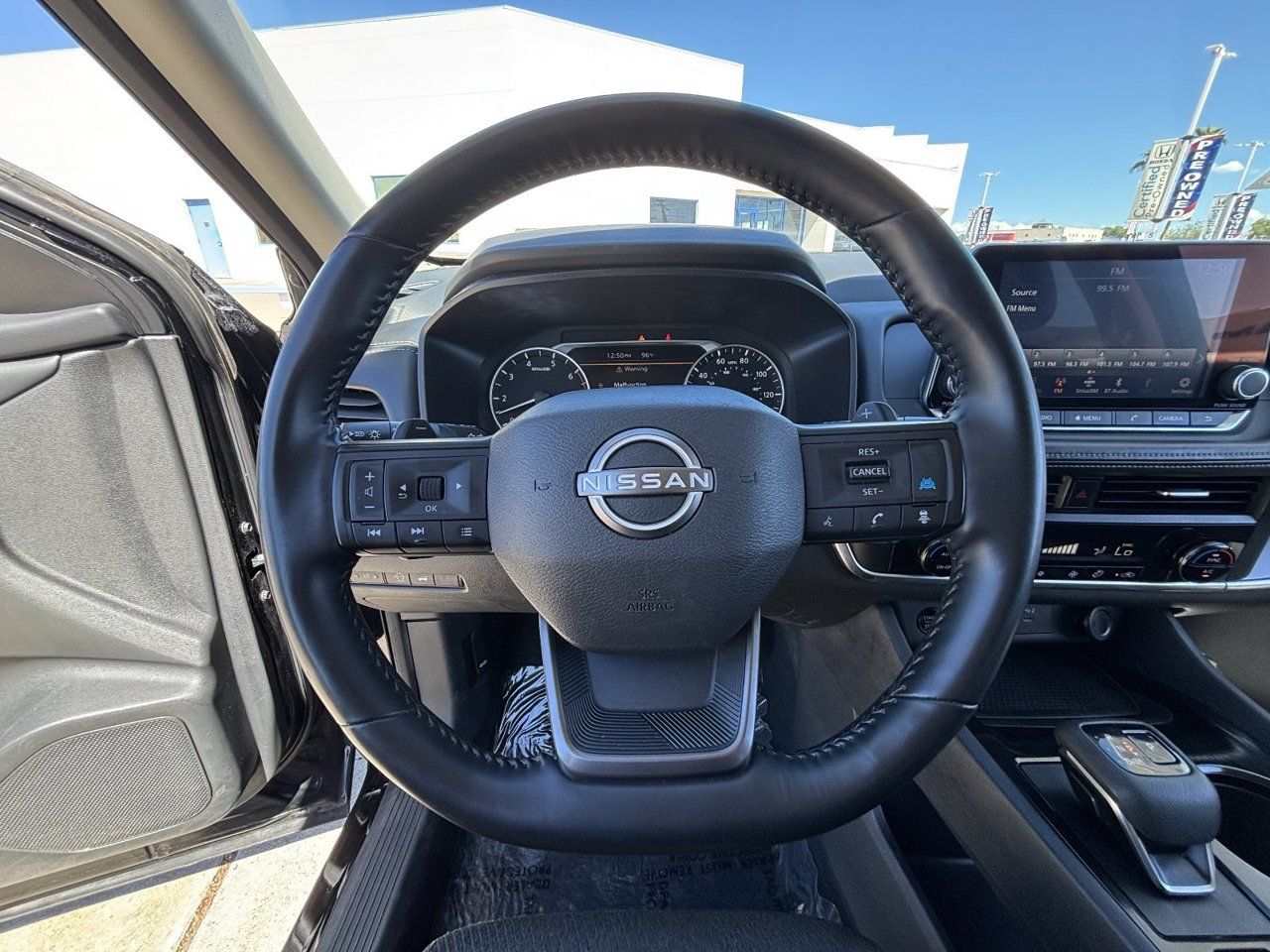 Used 2025 Nissan Rogue SV AWD/4WD image 25