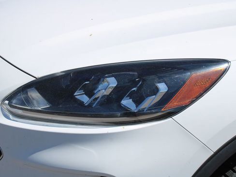 Used 2022 Ford Escape SE w/ Cold Weather Package AWD/4WD image 11