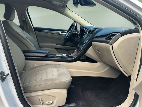 Used 2017 Ford Fusion SE image 41