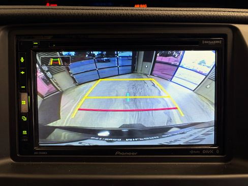 Used 2018 Toyota Highlander Limited AWD/4WD image 19