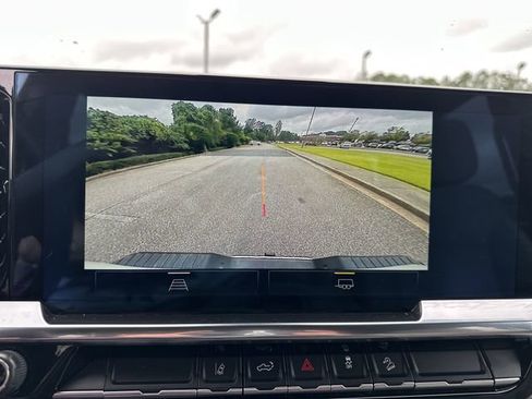 Used 2025 Chevrolet Silverado 2500 LT w/ Convenience Package image 29