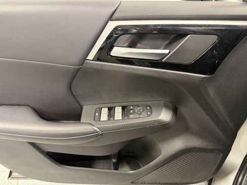 Used 2024 Mitsubishi Outlander SE AWD/4WD image 17