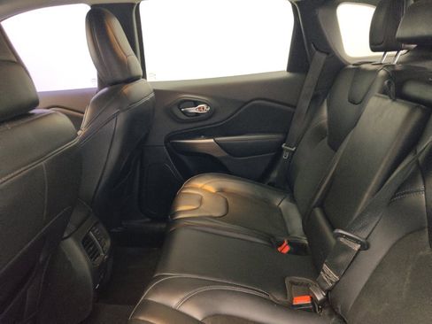 Used 2020 Jeep Cherokee Latitude Plus w/ Cold Weather Group image 18