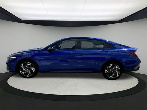 New 2025 Hyundai Elantra Sport image 3