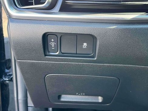 Certified 2025 Kia Sorento S w/ Panoramic Sunroof Package image 18