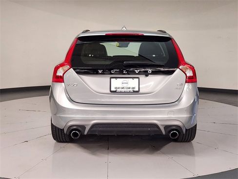 Used 2018 Volvo V60 T5 Dynamic w/ Vision Package image 10