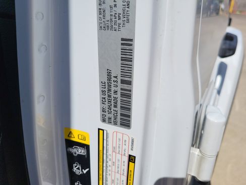 Used 2021 Jeep Wrangler Unlimited Sahara image 29