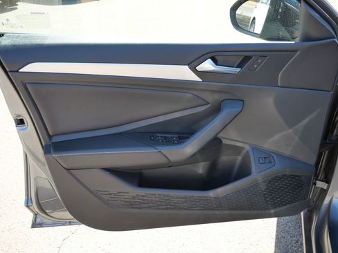 Used 2025 Volkswagen Jetta Sport image 27