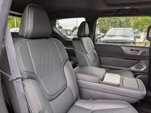New 2026 INFINITI QX80 Autograph w/ Premium Cargo Package AWD/4WD image 34